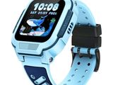 une image représentant une montre connectée avec un bracelet bleu