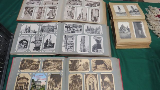 4 albums de cartes postales anciennes de voyage