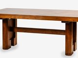 une image d'une table en bois sur fond blanc