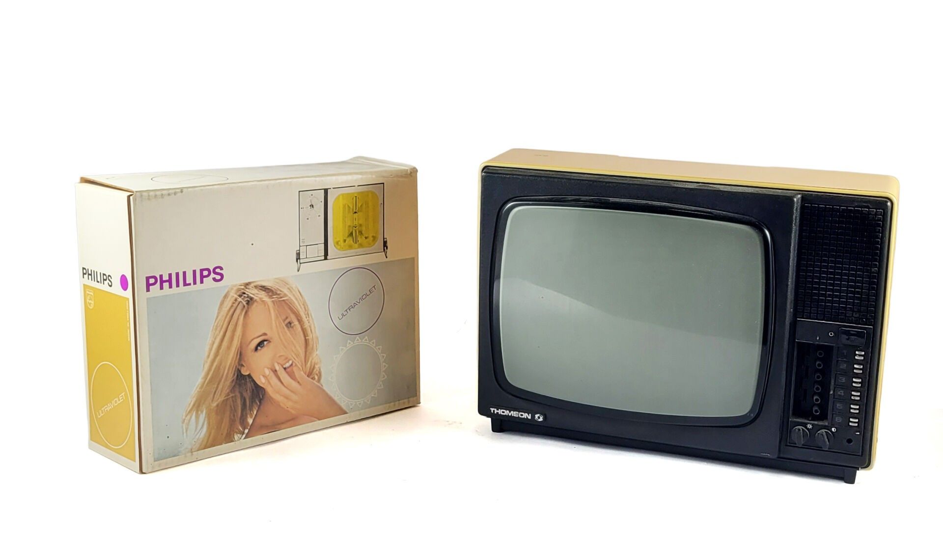 [VINTAGE] Lot comprenant une lampe ultraviolet modèle HP3105 de la marque PHILIPS dans sa boîte d'origine et une télé...