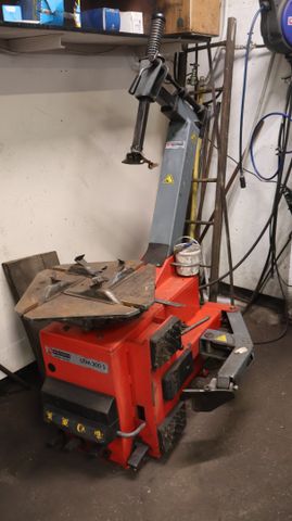 Machine à monter les pneus FACOM VTM 300S