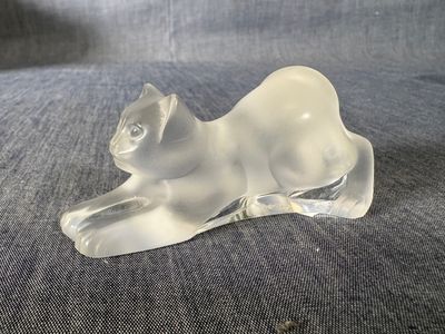 Lalique, sujet figurant un chat - 5x9.