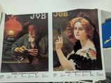 deux photos d'un homme et d'une femme en train de fumer des cigarettes
