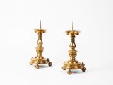 paire de chandeliers anciens en laiton sur base en fonte