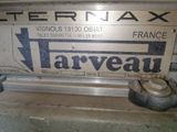 a sign on the side of a machine that says it is in french