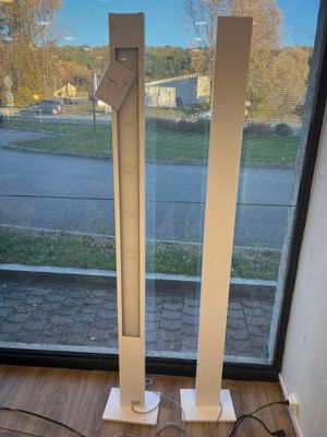 Un lampadaire marque Cinna modèle Sam 2.