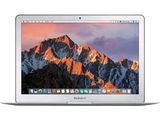 un ordinateur portable MacBook Air d'Apple avec une montagne en arrière-plan