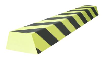 barrière rayée de jaune et de noir, avec des rayures noires