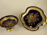 two bowls that are sitting next to each other on a table