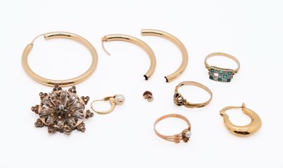 many different rings and rings that are on a white surface
