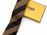Cravate Fendi pour homme en soie rayée marron et noire, avec coffret cadeau