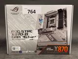 le boîtier de la carte mère Asus Strix X570A Gaming