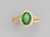 a green tourmaline and diamond ring