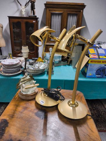 Paire de lampes modernes et une lampe en céramique figurine asiat...