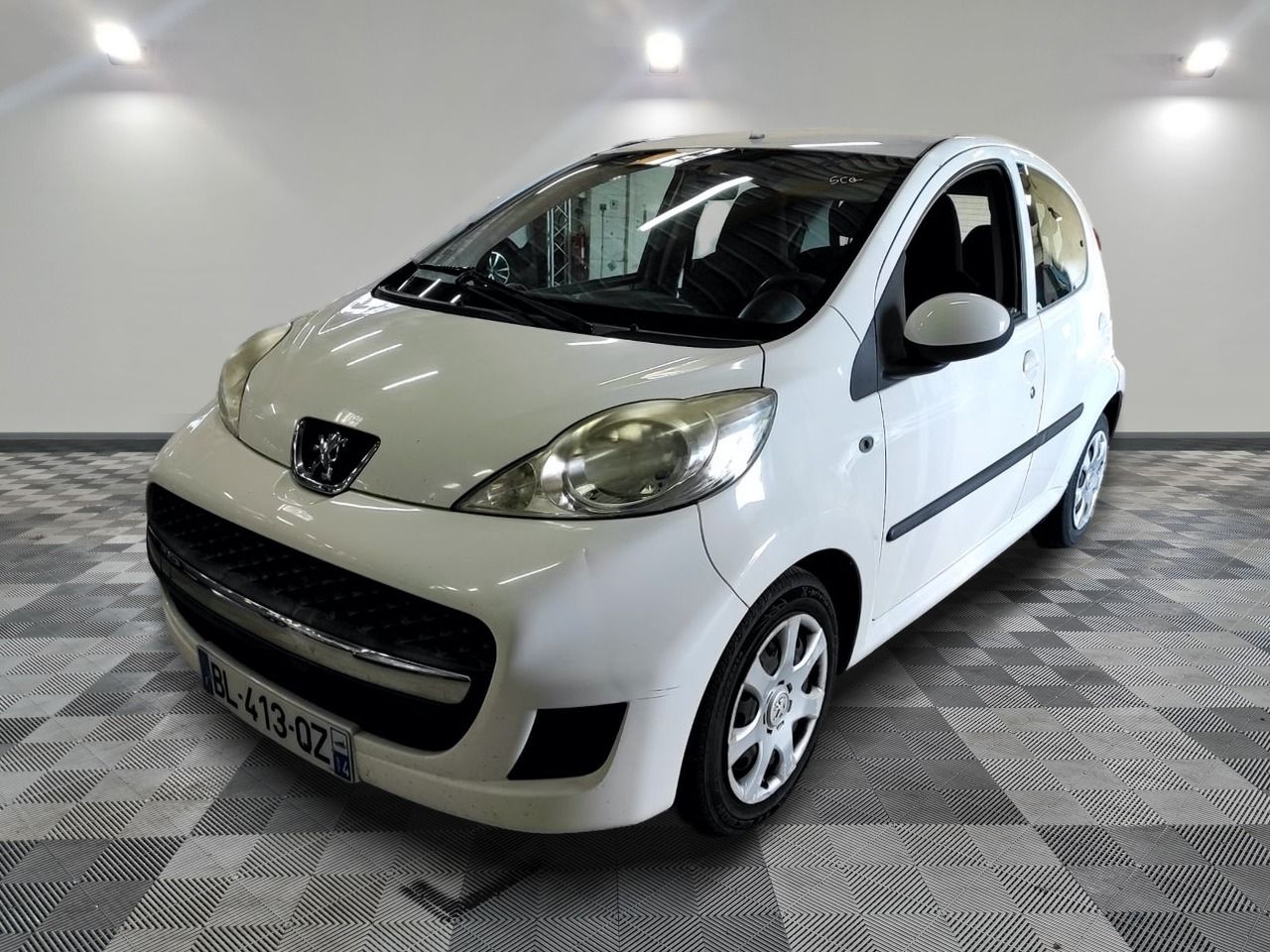 PEUGEOT - 107 1.0E 12V 68CH BLUE LION TRENDY - ES - Mise en …