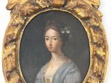 portrait d'une dame en robe bleue, avec une fleur dans les cheveux