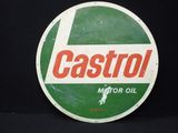 un panneau vert et blanc sur lequel on peut lire « Castro Motor Oil »