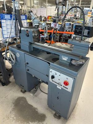 l'image d'une machine installée dans un entrepôt