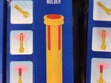 une boîte de douilles pour lampes d'avertissement « Torch » sur l'étagère