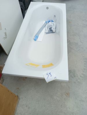 a bathtub that is sitting in the middle of the floor