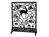 paravent en métal noir orné d'un motif représentant un cerf et des fleurs