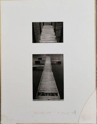 deux photographies en noir et blanc représentant un pont en bois enjambant un plan d'eau