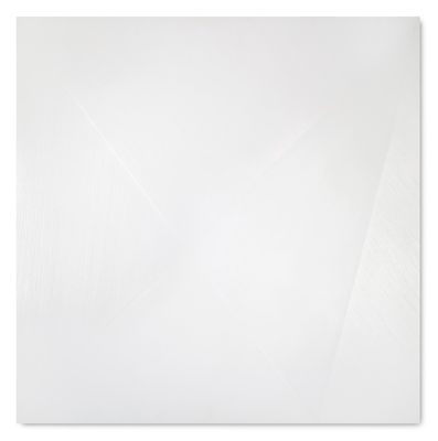 une image représentant une feuille de papier blanc sur fond blanc