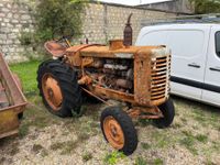 Tracteur RENAULT (n° identifié 2311071)
