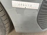 a sticker that says vauto on the side of a car