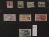 beaucoup de timbres posés sur une étagère