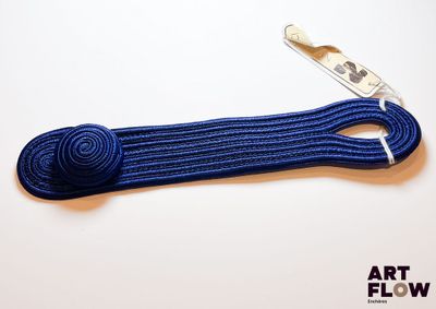 la corde bleue est munie d'un crochet métallique à son extrémité
