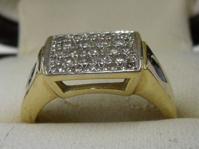 Bague en or jaune 18K, chaton rectangle pavé de diamants et …