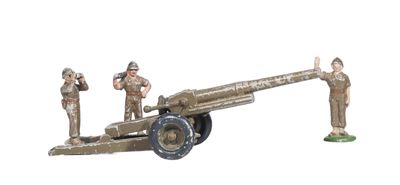 Quiralu. 1950. Artillerie avec canon de 105.