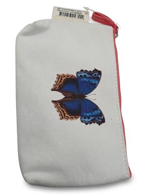 une petite pochette ornée d'un papillon bleu