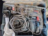 un outil dans une boîte à outils contenant des outils