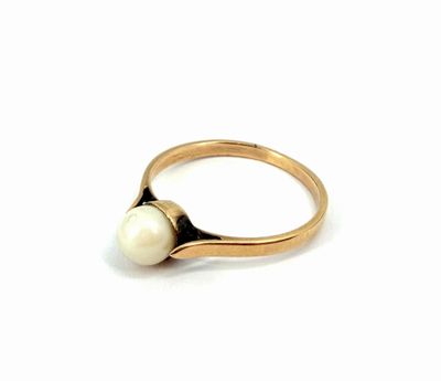 Bague sertie d'une perle, monture en or jaune, 750/1000e. Po…