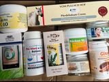 une boîte sur laquelle figurent de nombreux produits différents