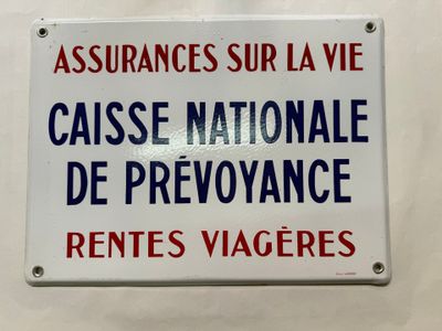 panneau apposé sur le mur d'un immeuble indiquant l'existence d'un régime national de prévoyance pour les rentes vagres