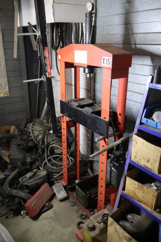 Presse d’atelier hydraulique INTERNATIONAL PR15 capacité 15 tonne...