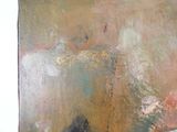 un tableau accroché au mur d'une pièce sur lequel figure une horloge