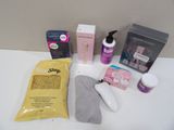 many items that are sitting on a counter top
