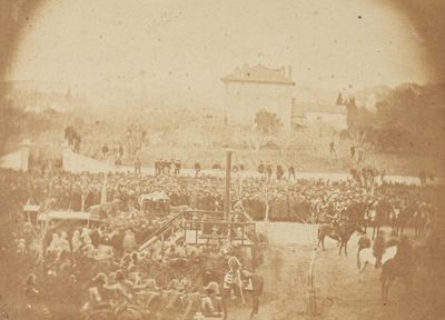 an old photo of a crowd of people at a horse show