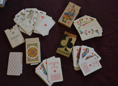 Deux jeux de 52/54 cartes GKM vers 1990 standard ; on y join…