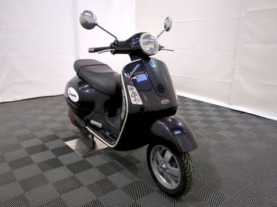 Piaggio - Vespa Granturism…