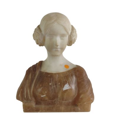 buste en marbre représentant une femme vêtue d'une robe marron à pois orange