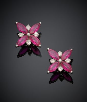 une paire de boucles d'oreilles en rubis et diamants