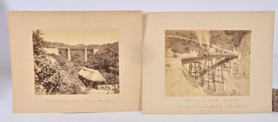 deux vieilles photographies en noir et blanc représentant un pont au milieu d'une forêt