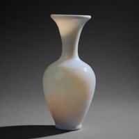 Vase balustre en opaline savonneuse, monté en lampe (électri… (photo 2)