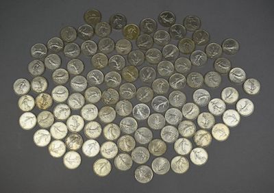 une multitude de pièces disposées en forme de cœur