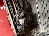 une valise contenant tout un tas de fils